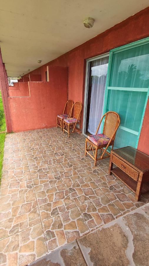 Tupa Hotel Hanga Roa Esterno foto