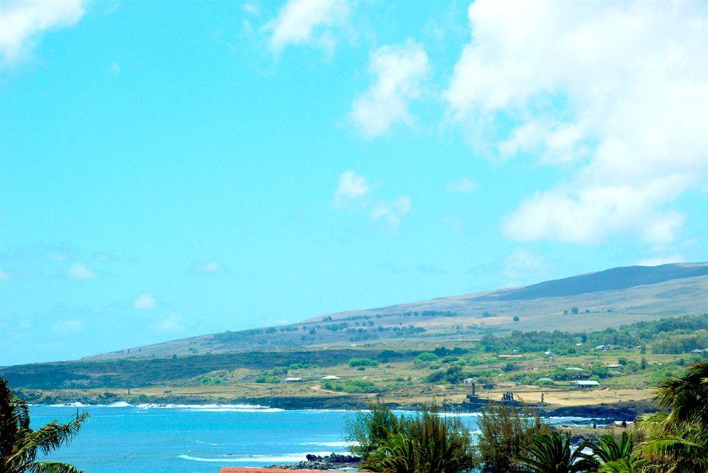 Tupa Hotel Hanga Roa Esterno foto